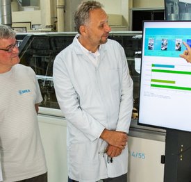 Prettl Electronics setzt in THT-Bestückung auf das Assistenzsystem der Schlaue Klaus